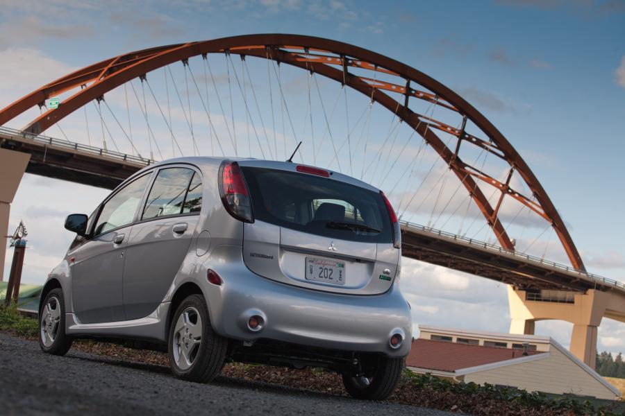  Mitsubishi i-MiEV 2012 года  (US) (фото 84 из 234)